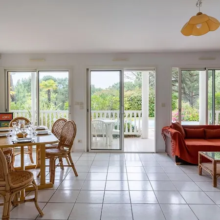 Piscine Pour 8 A Ferienhaus *