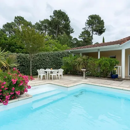 Piscine Pour 8 A