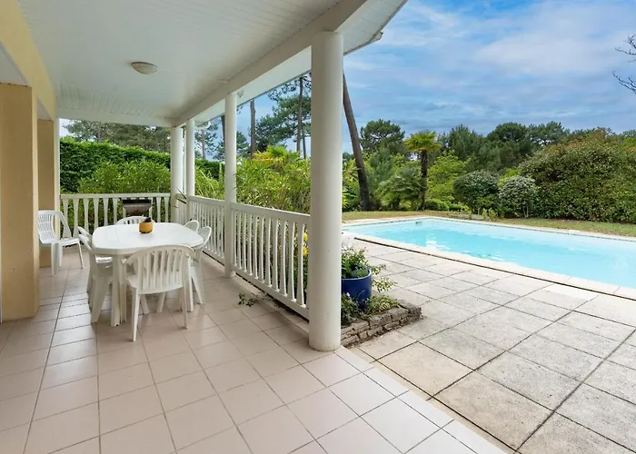 Piscine Pour 8 A * Lacanau